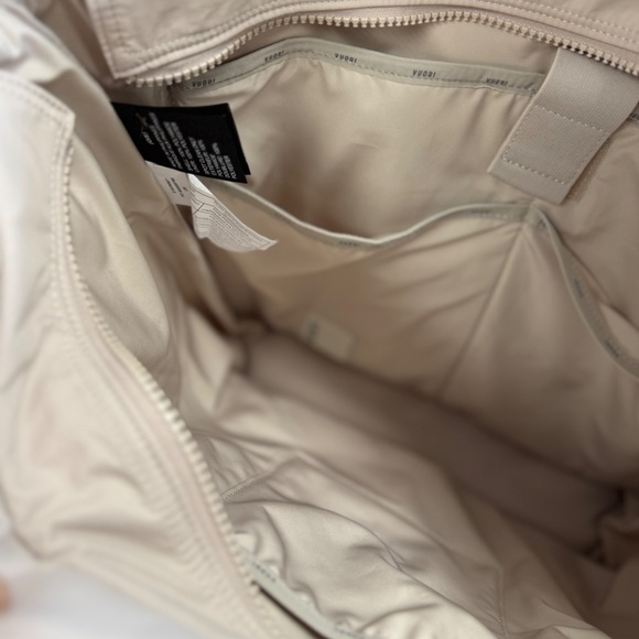 Vuori All Around Tote - Picture 5 of 6